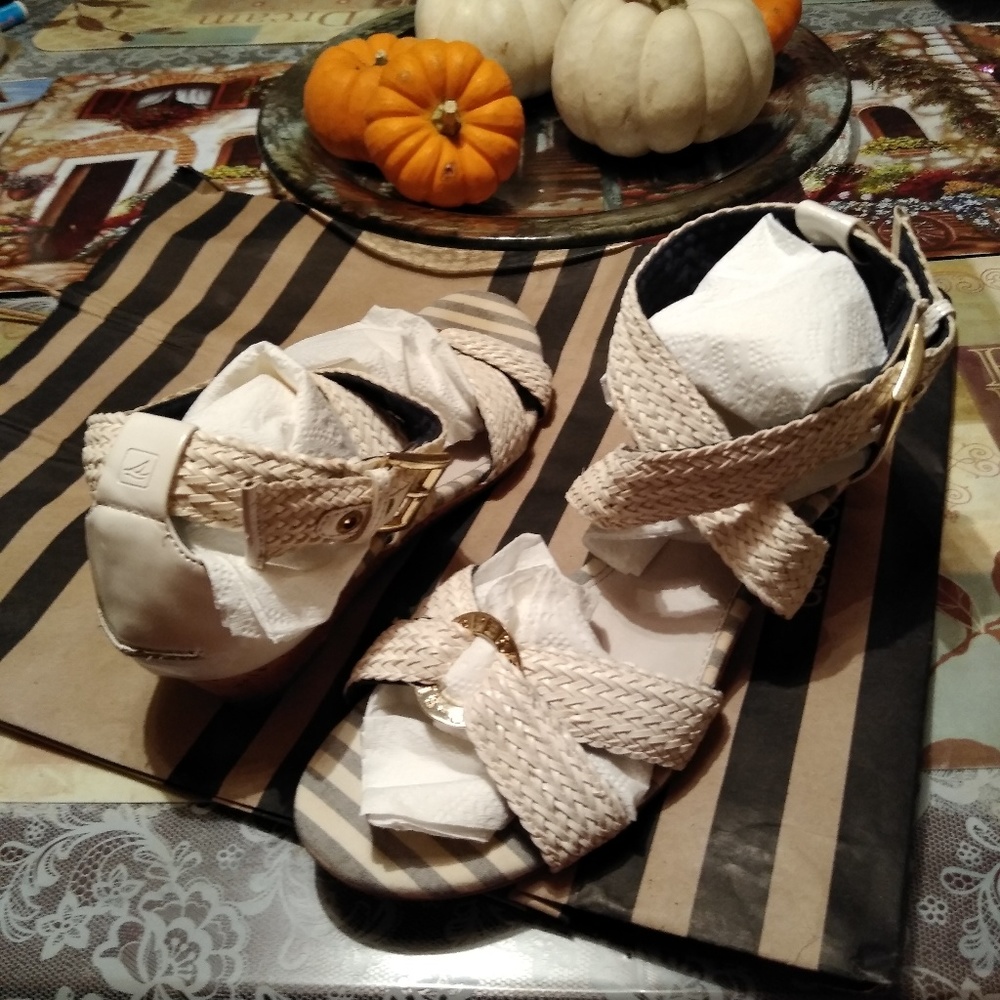 Shoe's - Picture 5 of 5
